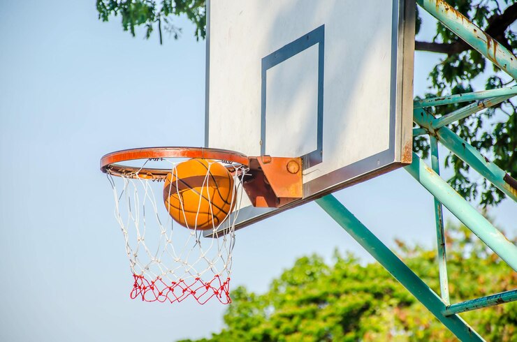 basketball hoop with rebounder